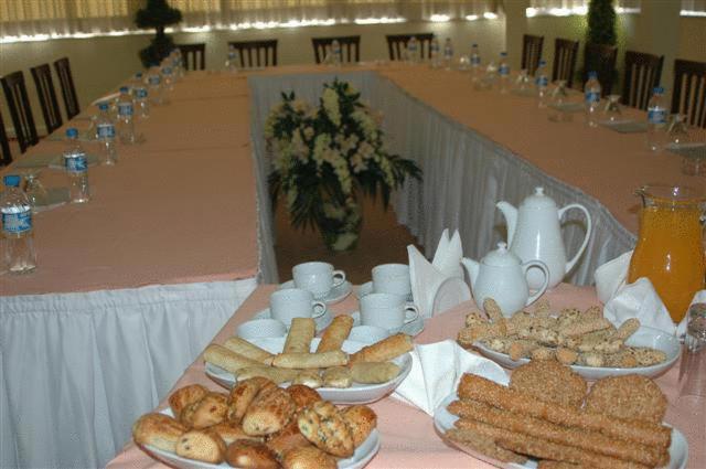 Kristal Otel Adana Esterno foto