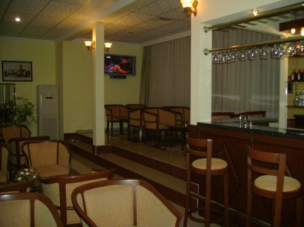 Kristal Otel Adana Esterno foto