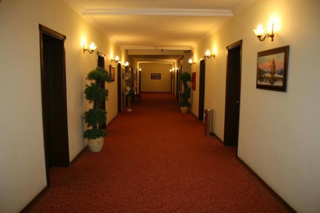 Kristal Otel Adana Esterno foto